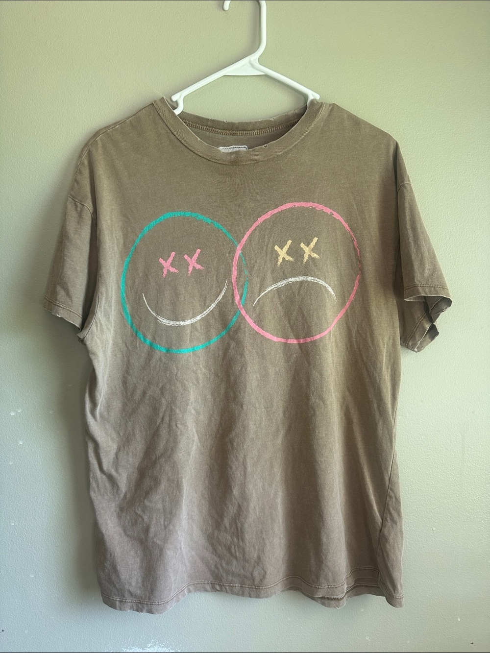 Modish Rebel Beige graphic T-shirt